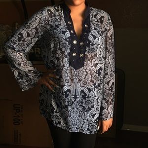 PLUS SIZE 💙 blouse w/bejeweled v-neckline